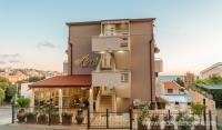 Ani leiligheter, privat innkvartering i sted Dobre Vode, Montenegro